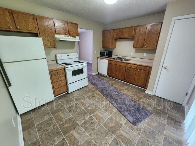 Photo - 2484 E Clayton Dr