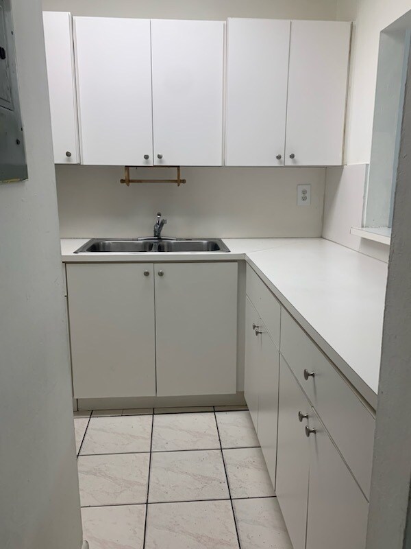 Kitchen/Cocina - 6055 W 19th Ave Unit 218