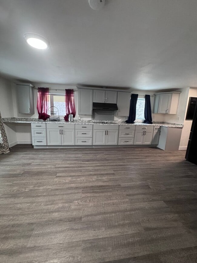 Photo - Beautiful 2 Bedroom, 1 Bath, 3 Car Garage ...