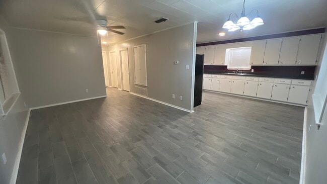 Photo - Clearview/ Atlanta Duplex Unit B
