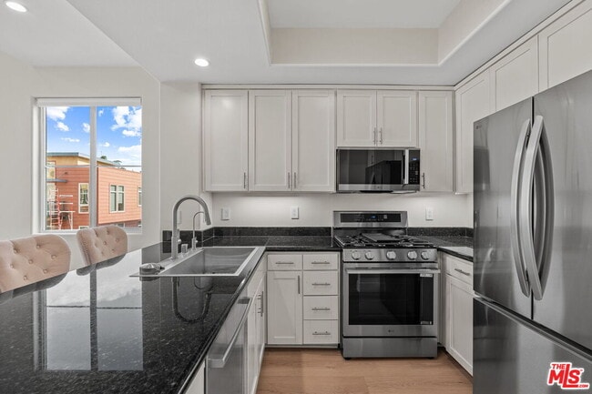 Building Photo - 4060 Glencoe Ave Unit 314