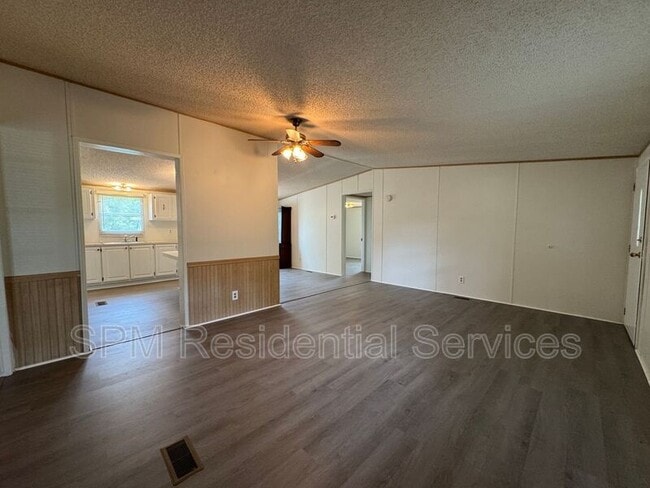 1227 Village Rd NE
