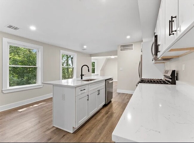 240 Norfolk St Unit 3