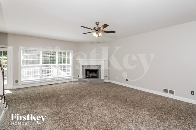 Photo - 461 Bentonville Ln