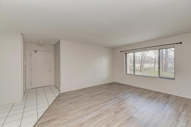 Photo - 6103 Knoll Valley Dr