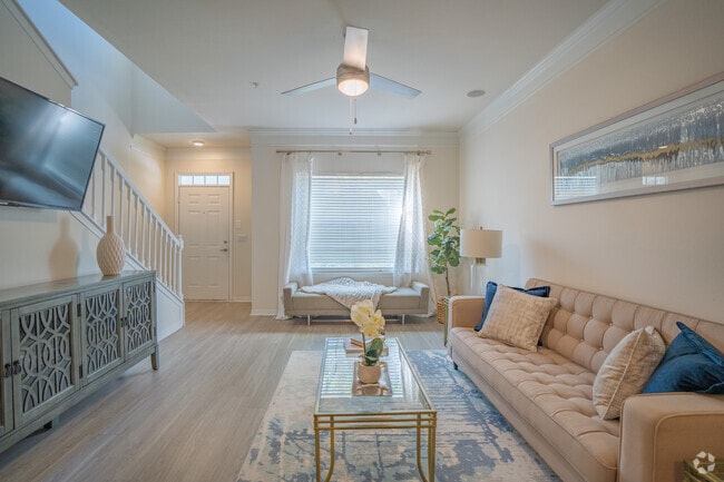 2.5BA, 2BR, 1,328SF