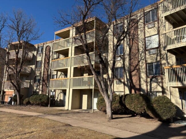 Building Photo - 2nd floor condo
