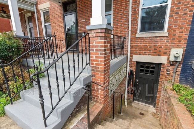 Photo - 3532 Warder St NW