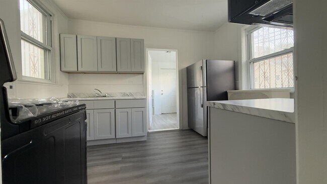 Photo - 2521 John F. Kennedy Blvd