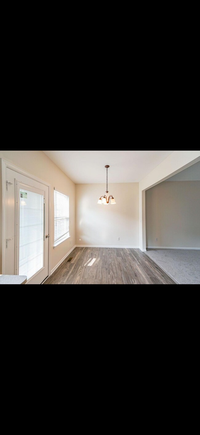 Photo - 884 Eagle Dr