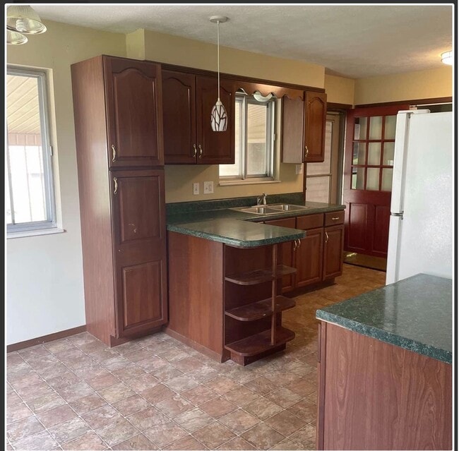 Photo - 1728 Garden View Ln
