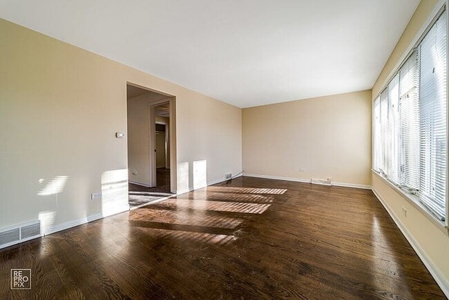 Photo - Located in Chicago’s desirable Mount Greenwood neighborhood