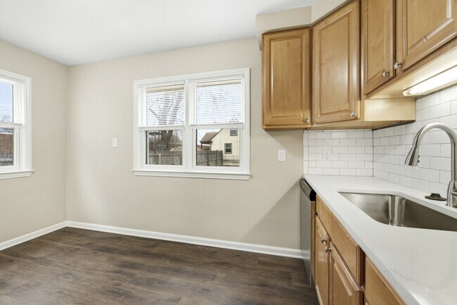 Photo - 3360 Edgeworth St