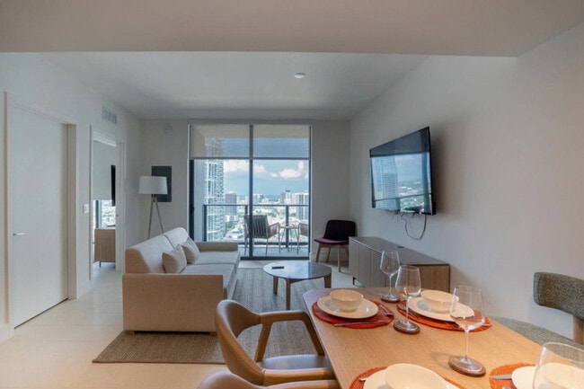 Photo - 601 NE 1st Ave Unidad ID1317853P