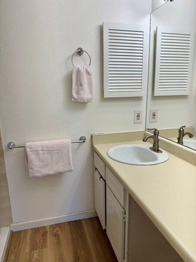 Photo - Large Two bedroom, Two Bath Furnished, all Inclusive mid term rental.