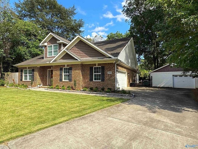 Photo - 2709 Thornton Cir SW