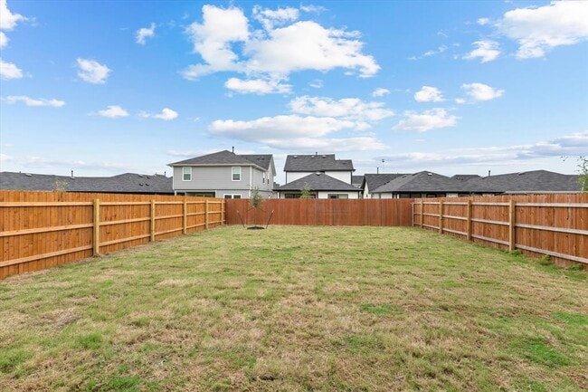 Photo - 456 Sandringham Lp