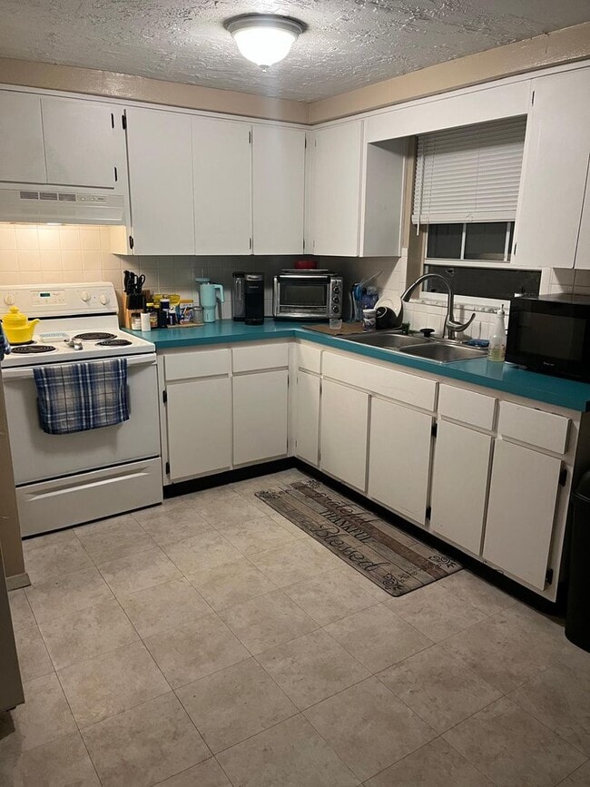 Building Photo - Move-In Ready 2BR/2BA Home in Prime Location!