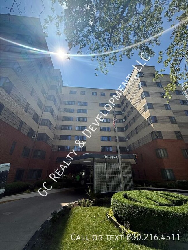 Building Photo - 5048 N Marine Dr Unit 8B Rental