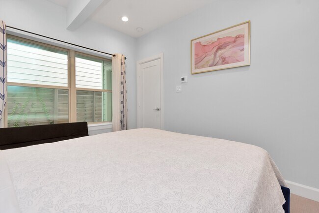 Photo - 3310 Pease St