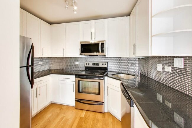 Photo - 2930 N Sheridan Rd Unit 1403