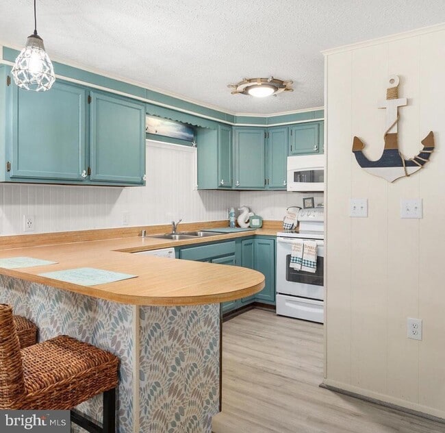 Photo - 17 143rd St Unit 102