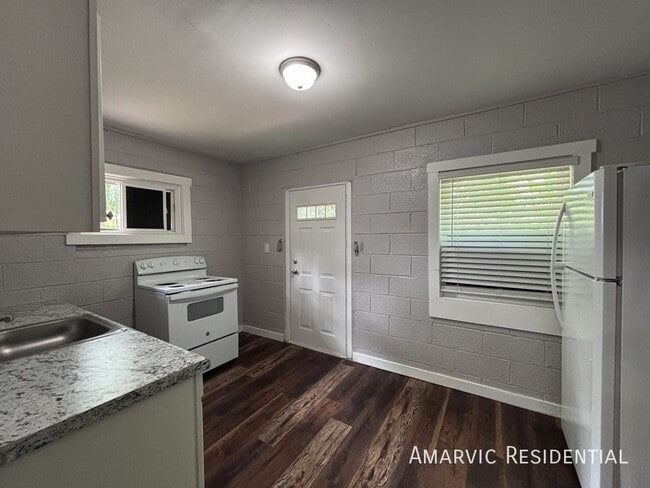 Photo - 642 Cleveland St