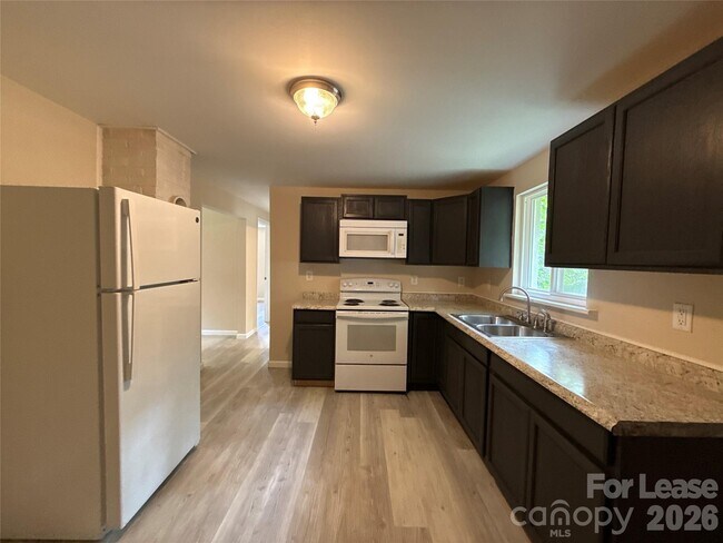Photo - 2700 Capitol Dr Unit 2