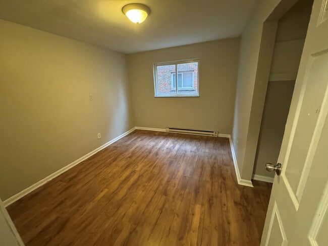 Crest Hill Quad Apartments