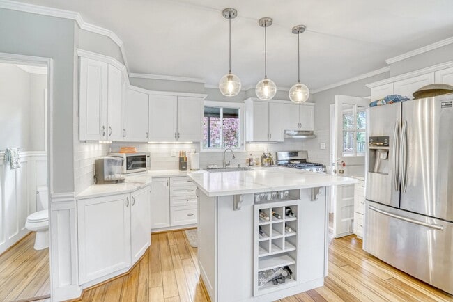 Photo - 113 E Taylor Run Pkwy House
