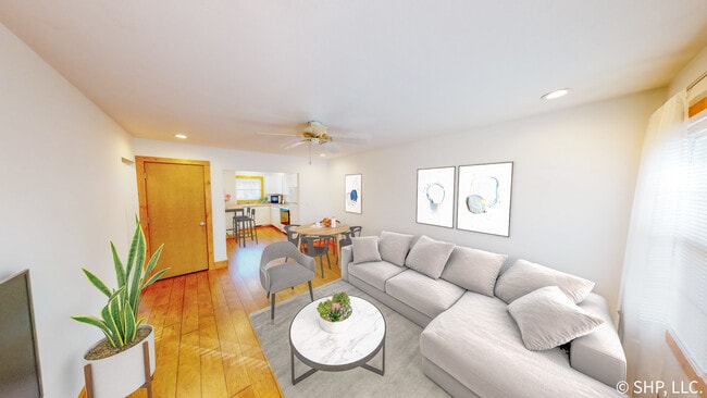 Building Photo - 1210 W Ash St Unit A Rental