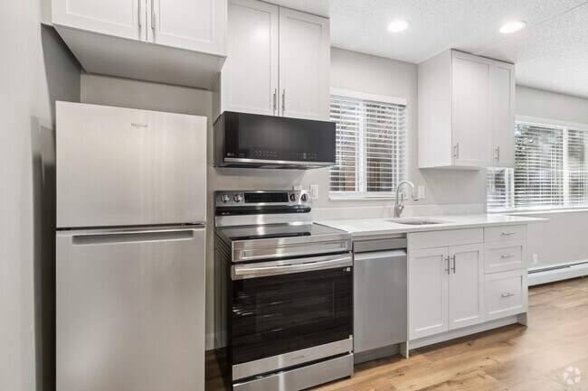 1BR, 1BA - 600SF - Kitchen
