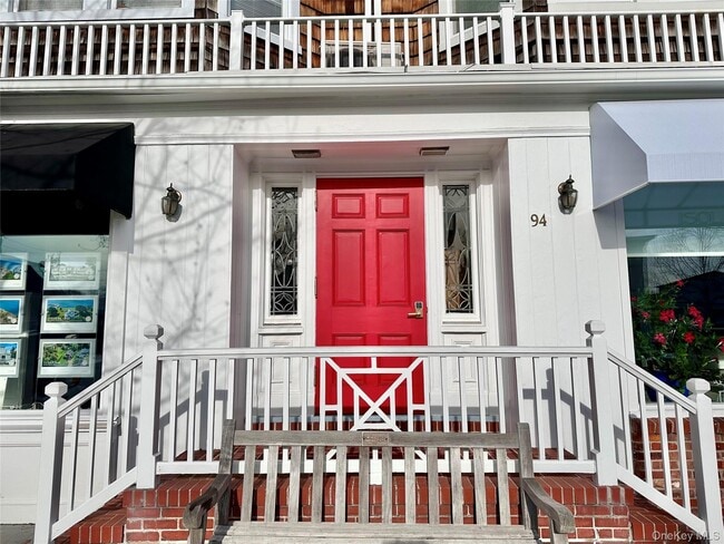 Building Photo - 94 Main St Unit 3