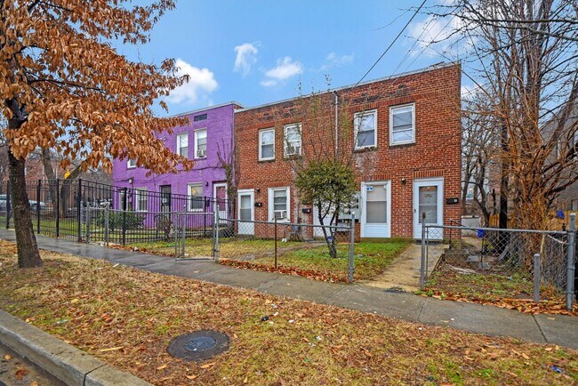 Photo - 3427 B St SE Unidad 1