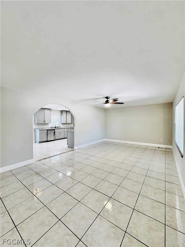 Photo - 5015 Lee Blvd