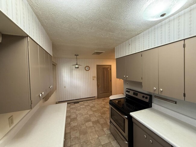 Building Photo - 213 S Monroe St Rental