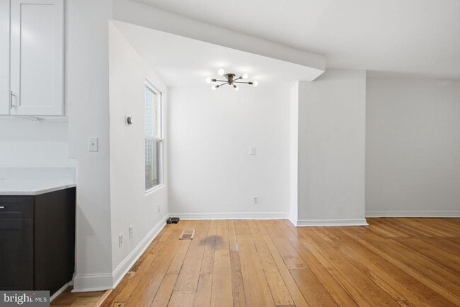 Photo - 924 Euclid St NW