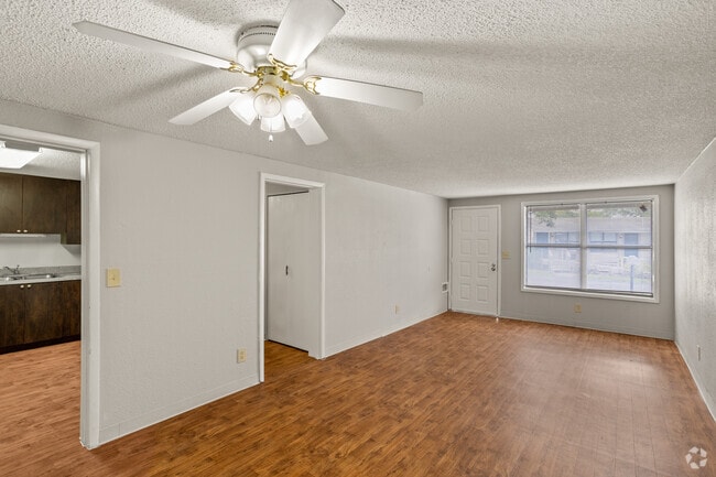 2BR, 1BA - 864SF -Dining Room