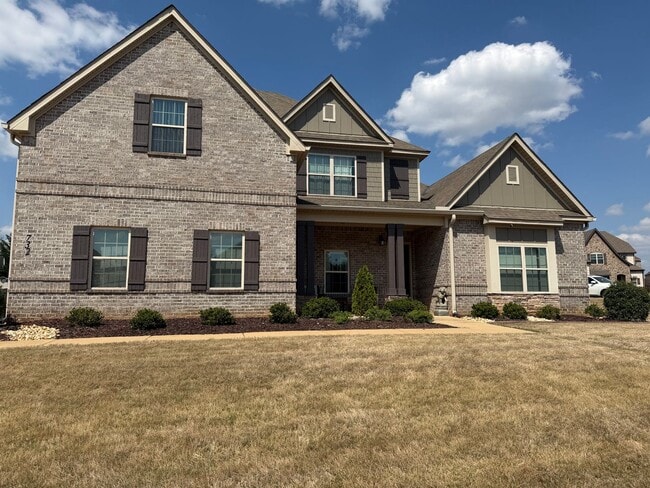 Photo - 732 Banbury St