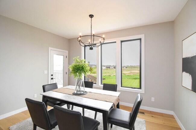 Photo - 1520 N Marlowe Ave