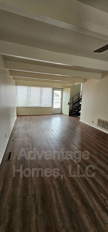 Photo - 824 N 70th St