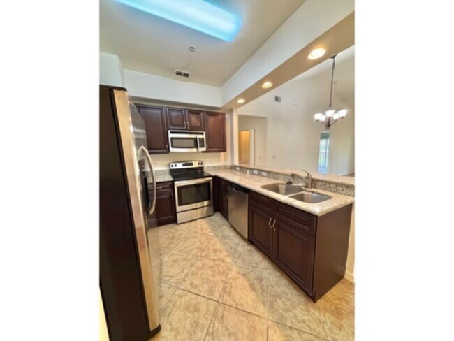 Photo - 2 Bedroom + DEN and GARAGE! Water Included!