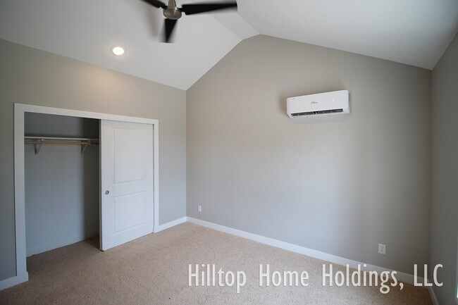 Photo - 4 Iron Oak Ln