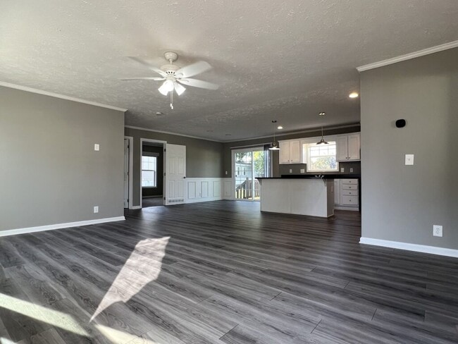 Photo - 158 Sugar Maple Dr