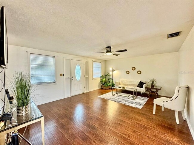 Photo - 7514 Spirea Dr