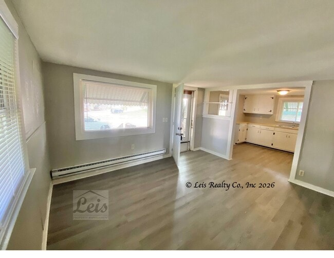 Photo - 442 E 5th St