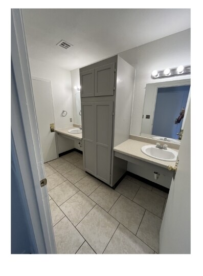 Photo - 101 E 32nd Ave