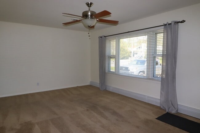 Photo - Charming 3 Bedroom Neenah Home with fenced yard