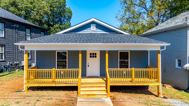 Photo - 2410 Poplar St