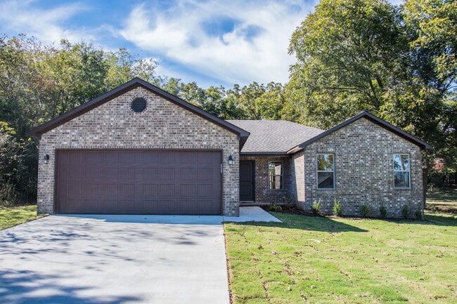 4 Bed 2 Bath - 4 Bed 2 Bath Casa